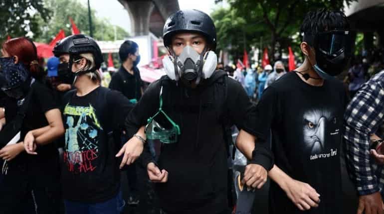 Downpour of demonstrators: Hundreds of Thai locals march against PM Prayut Chan-O-cha