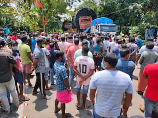 Head-load workers and locals block ISRO’s cargo and demand money for unloading