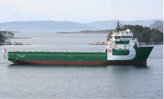 Pirates attack Indian merchant ship off African coast, 2 injured, 1 kidnapped