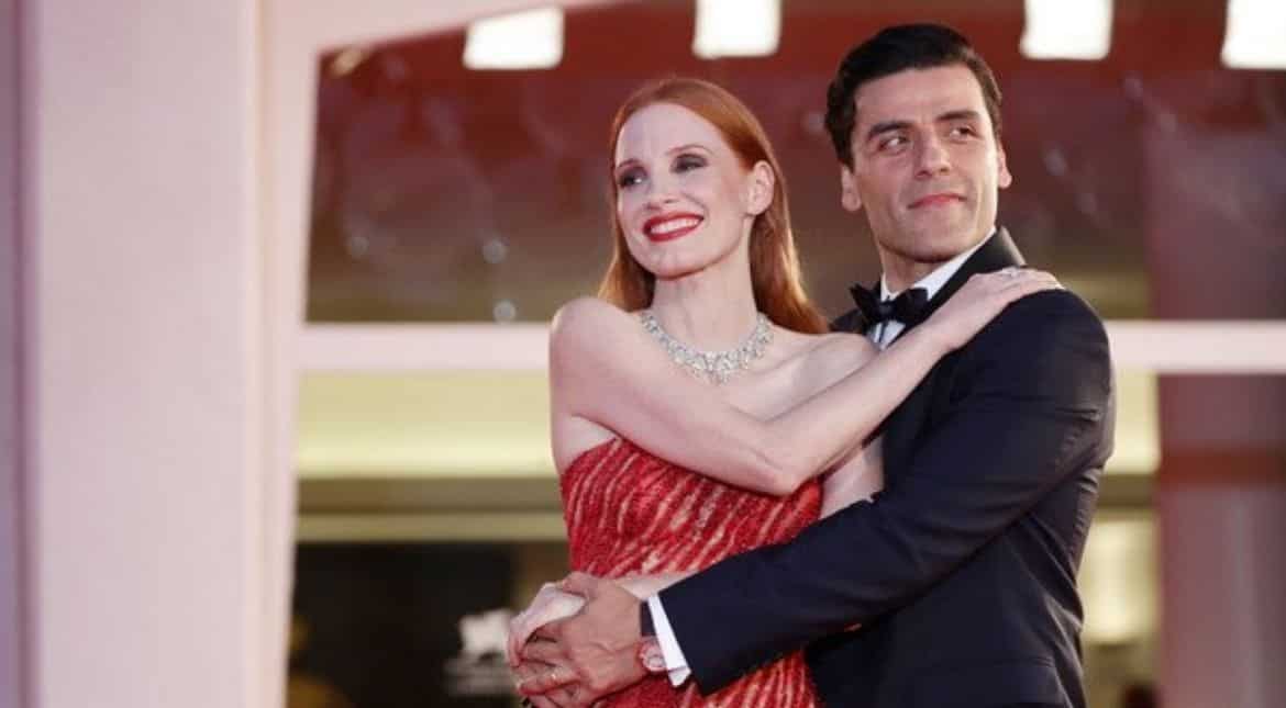 Jessica Chastain reacts to the viral video of Oscar Isaac kissing her arm on the red carpet Jessica Chastain reacts to the viral video of Oscar Isaac kissing her arm on the red carpet