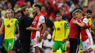 Pierre-Emerick Aubameyang strikes to give Arsenal first league win