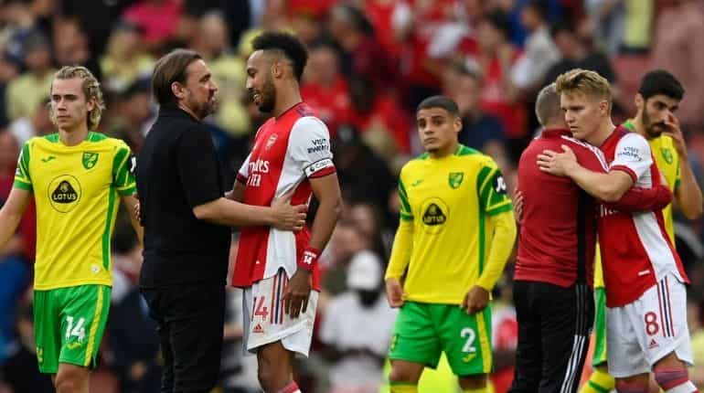 Pierre-Emerick Aubameyang strikes to give Arsenal first league win