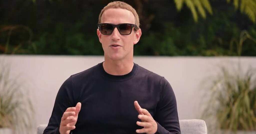 Smart glasses made google look dumb. Now Facebook is giving them a try.