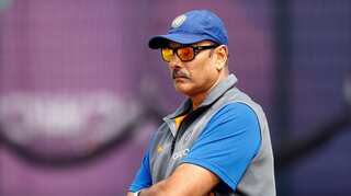T20 World Cup: Dew factor will decide whether Team India will play extra seamer or spinner, says Ravi Shastri