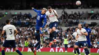 Classy Chelsea crush Tottenham to go joint top