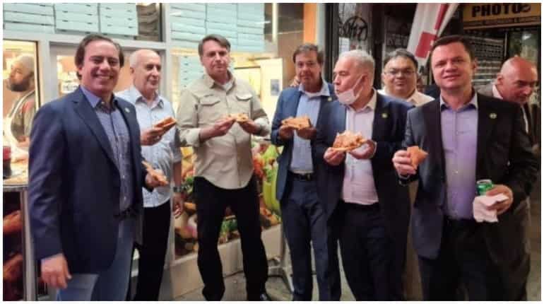 Unvaccinated Bolsonaro forced to eat on sidewalk as New York eateries deny entry Unvaccinated Bolsonaro forced to eat on sidewalk as New York eateries deny entry