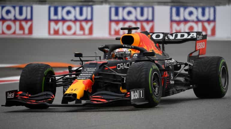 Russian Formula One Grand Prix qualifying goes ahead after heavy rain