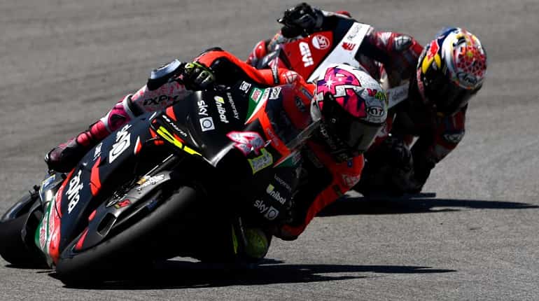 15-year-old motorcycle racer Dean Berta Vinales dies after Superbike crash in Spain 15-year-old motorcycle racer Dean Berta Vinales dies after Superbike crash in Spain