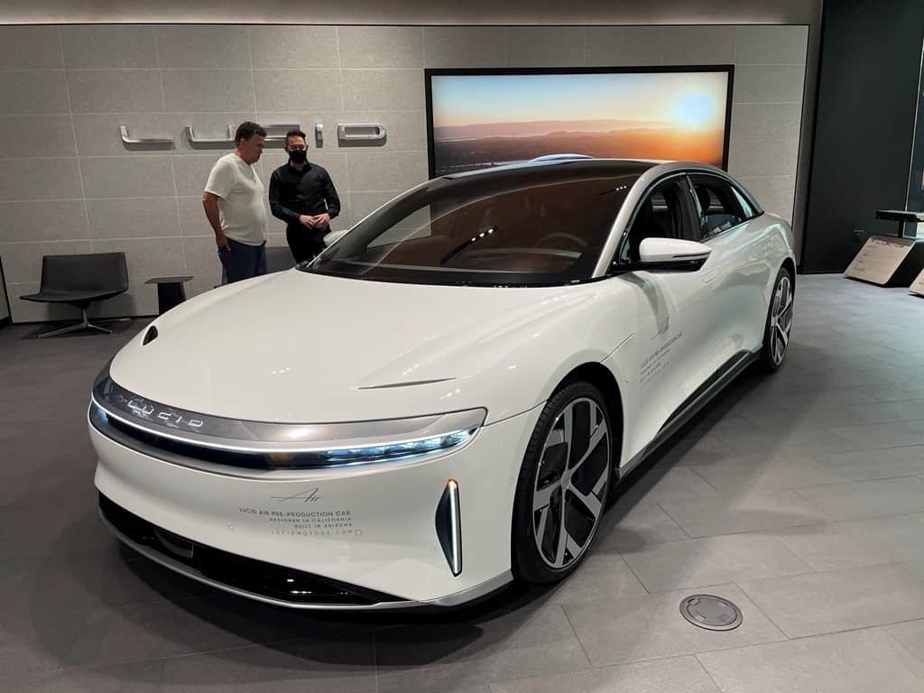 Lucid to start deliveries of electric cars with range exceeding Tesla's in October Lucid to start deliveries of electric cars with range exceeding Tesla's in October