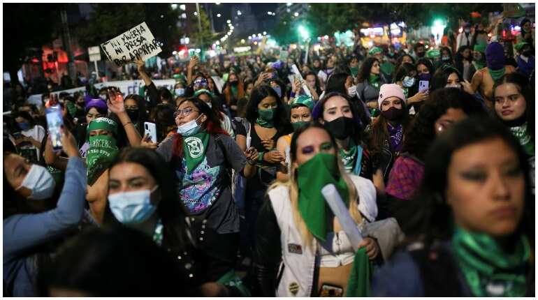 Women across Latin America march in favour of abortion rights Women across Latin America march in favour of abortion rights