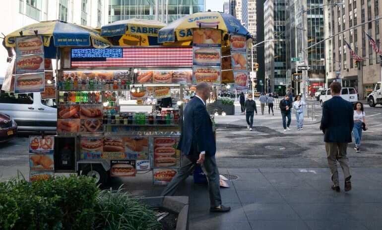 New York's street vendors still waiting for pandemic recovery New York's street vendors still waiting for pandemic recovery