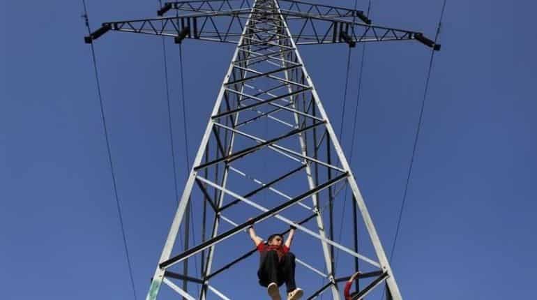 Afghanistan's unpaid electricity bills cross $62 million as Taliban struggles to get financial aid