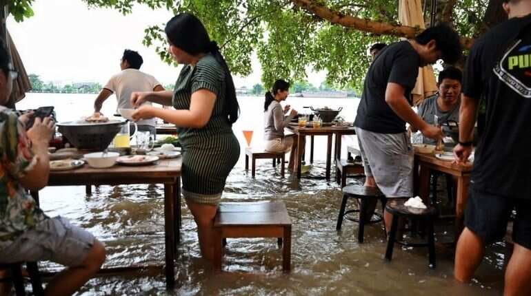33 flooded provinces