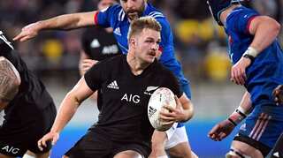 Men in tights: Law change allows Rugby players to wear leggings during games