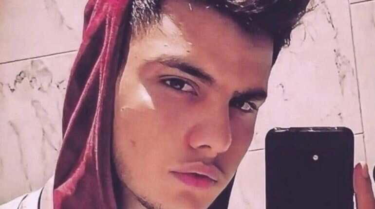 UK: 18-year-old Afghan refugee stabbed to death in London UK: 18-year-old Afghan refugee stabbed to death in London