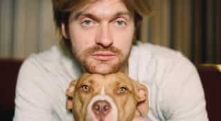 Finneas, a pop star’s secret weapon, strides into the spotlight