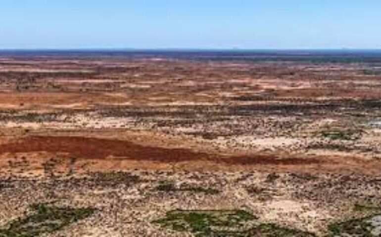 'Miracle' pair found alive after days in Australian outback