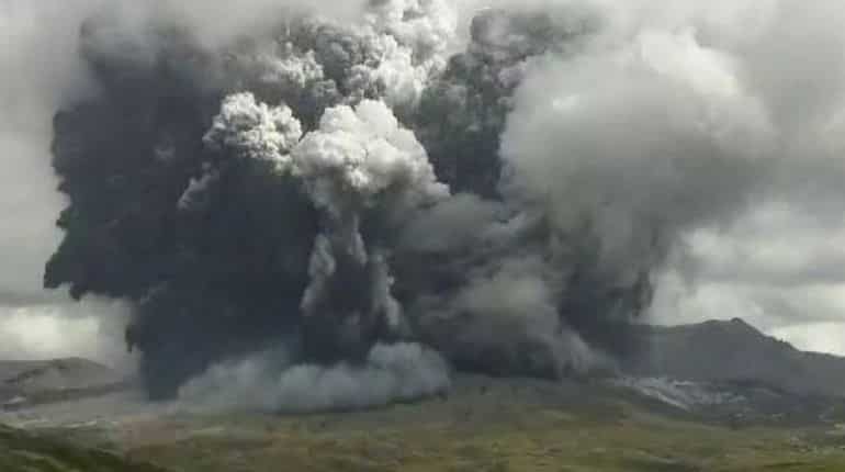 WATCH: Mount Aso Volcano erupts in Japan; dramatic explosion sends ash 11,500 feet into the air WATCH: Mount Aso Volcano erupts in Japan; dramatic explosion sends ash 11,500 feet into the air