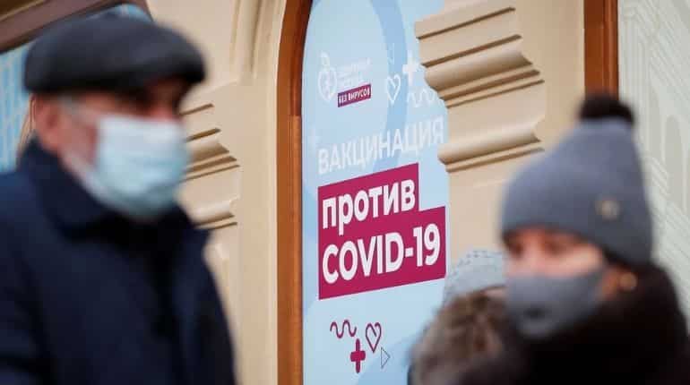 Moscow announces closure of non-essential services as Covid cases surge