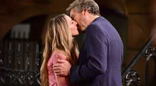 Sarah Jessica Parker kisses a new man on ‘Sex and the City’ reboot set, plot twist?