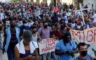 New migrant caravan in Mexico pushes past blockade to head north