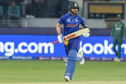 Virat takes a quick single to keep Pak at bay
