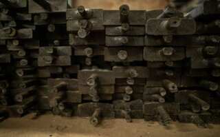 In major ocean polluter Philippines, group turns plastic waste into planks