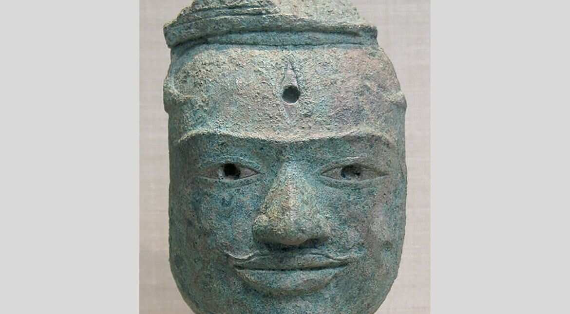 Cambodia says the Met Museum has dozens of its looted antiquities Cambodia says the Met Museum has dozens of its looted antiquities