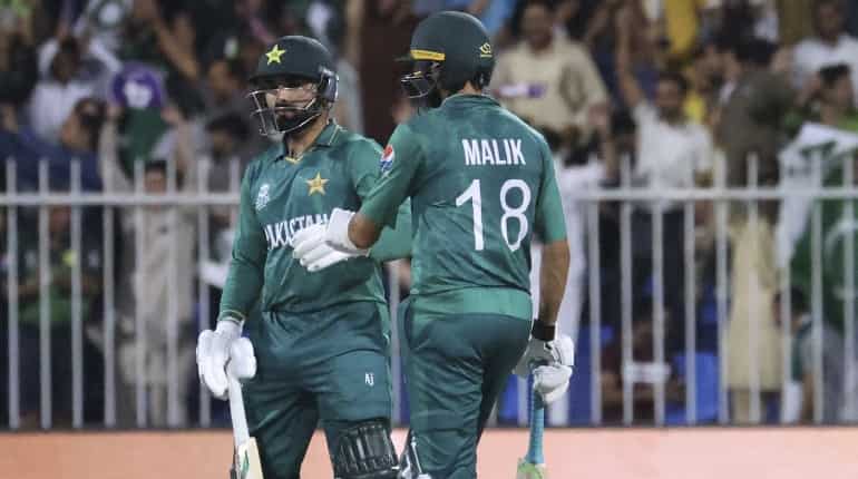 T20 WC: Haris Rauf, Asif Ali shine as Pakistan beat New Zealand by 5 wickets to bag 2nd win in a row T20 WC: Haris Rauf, Asif Ali shine as Pakistan beat New Zealand by 5 wickets to bag 2nd win in a row