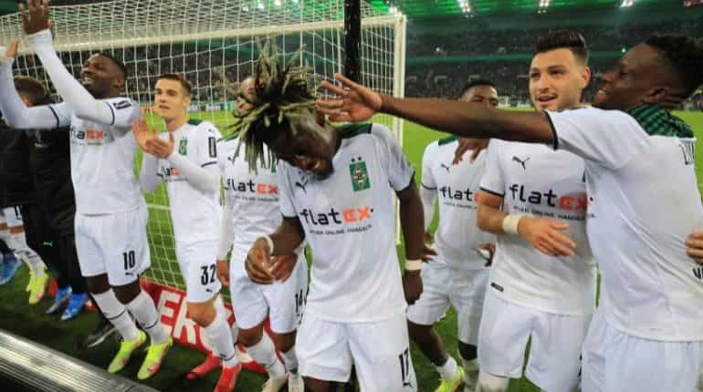 German Cup: Borussia Moenchengladbach hammer Bayern Munich 5-0 to enter third round