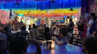 'Inappropriate': Elementary school students taken to a bar for field trip