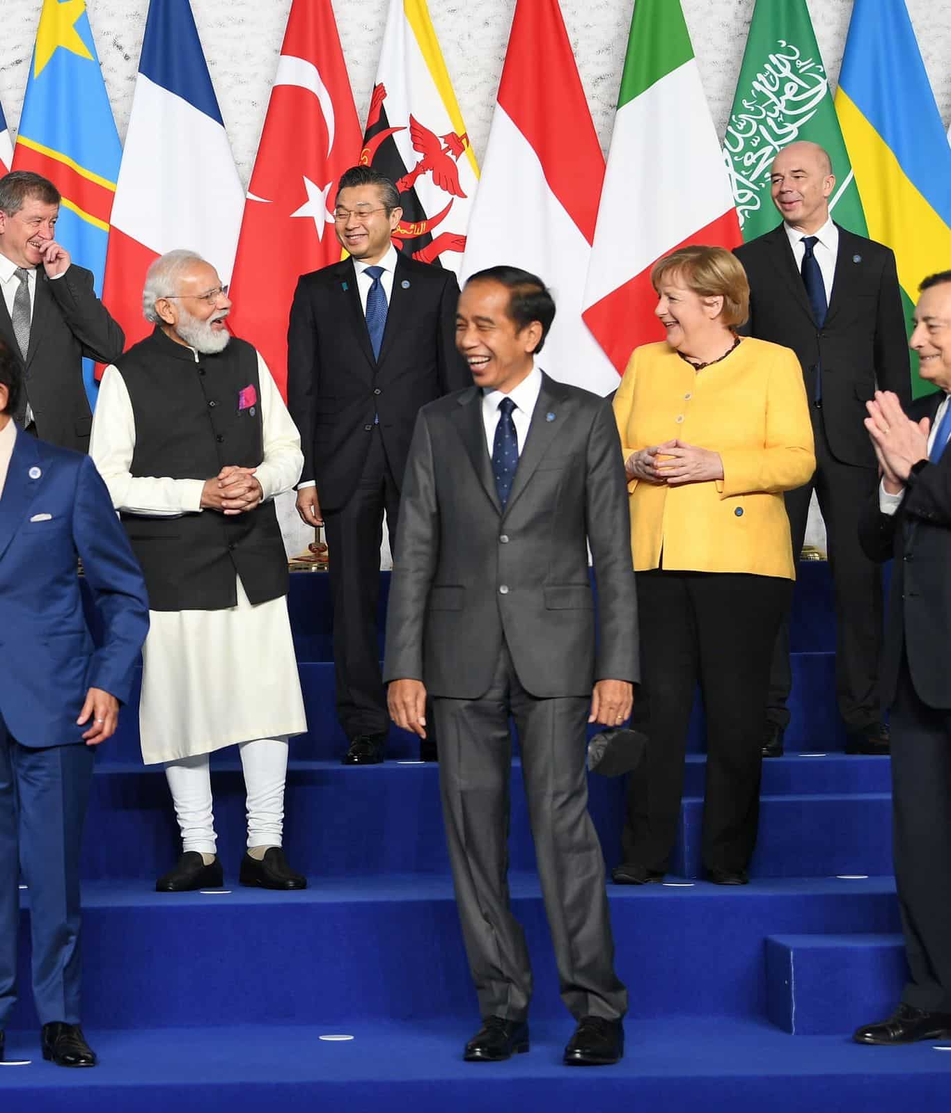 World leaders pose