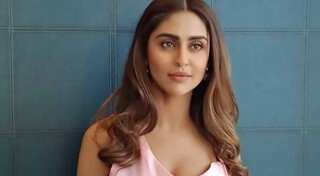 Krystle D'Souza joins Fardeen Khan's comeback film 'Visfot'