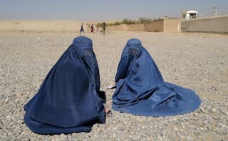 UN airlifts winter shelters for displaced Afghans