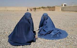 UN airlifts winter shelters for displaced Afghans