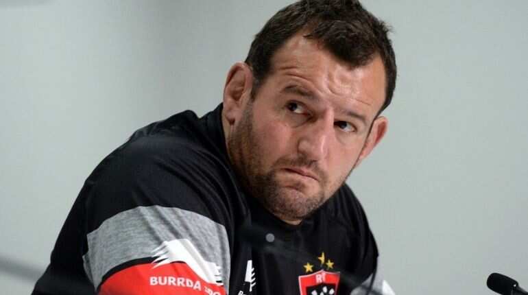 Former All Blacks player Carl Hayman diagnosed with early onset dementia at 41 Former All Blacks player Carl Hayman diagnosed with early onset dementia at 41