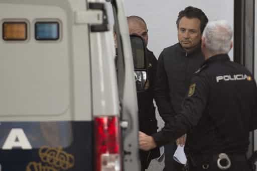 Mexico ex-oil chief held in prison in bribery case Mexico ex-oil chief held in prison in bribery case