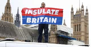 'Civil resistance': Protesters block roads outside British Parliament