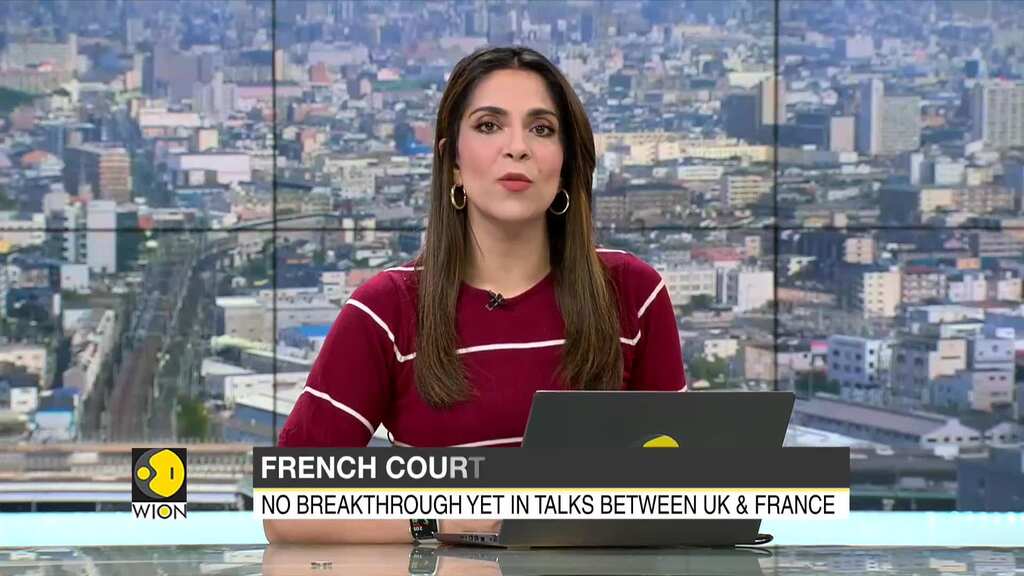 Held British trawler sails free from French port