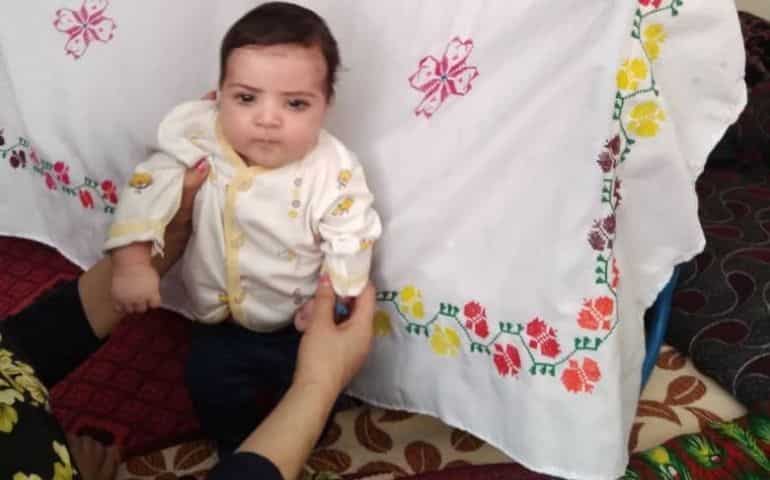 Afghan baby handed to US soldiers amid chaos at Kabul airport still missing Afghan baby handed to US soldiers amid chaos at Kabul airport still missing