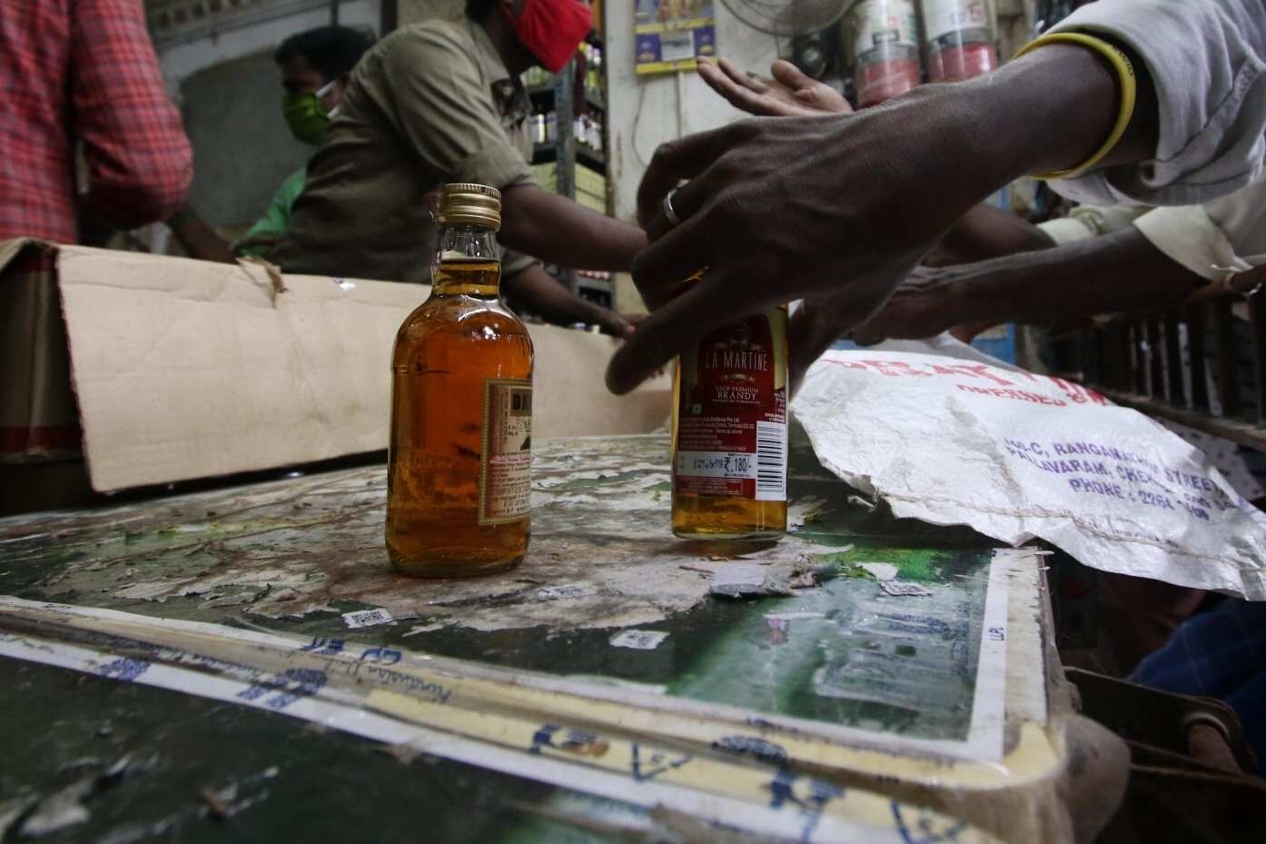 Suspected spurious liquor claims 8 more lives in Indian state, probe initiated Suspected spurious liquor claims 8 more lives in Indian state, probe initiated