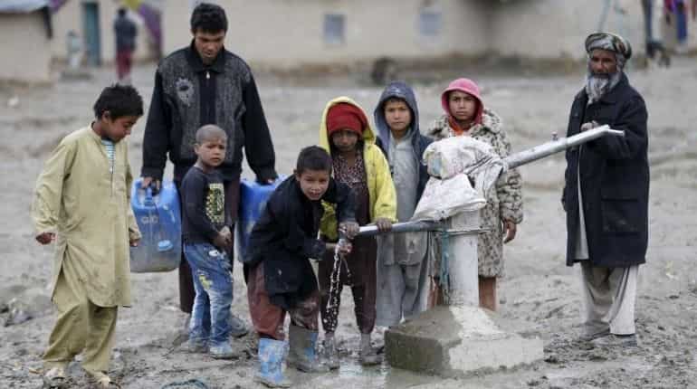 Afghan crisis: Amid internal conflict and terrorism, locals struggle to get drinking water