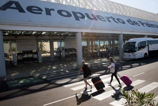 12 ‘illegal immigrants’ arrested for fleeing plane that made emergency landing in Spain airport 12 ‘illegal immigrants’ arrested for fleeing plane that made emergency landing in Spain airport
