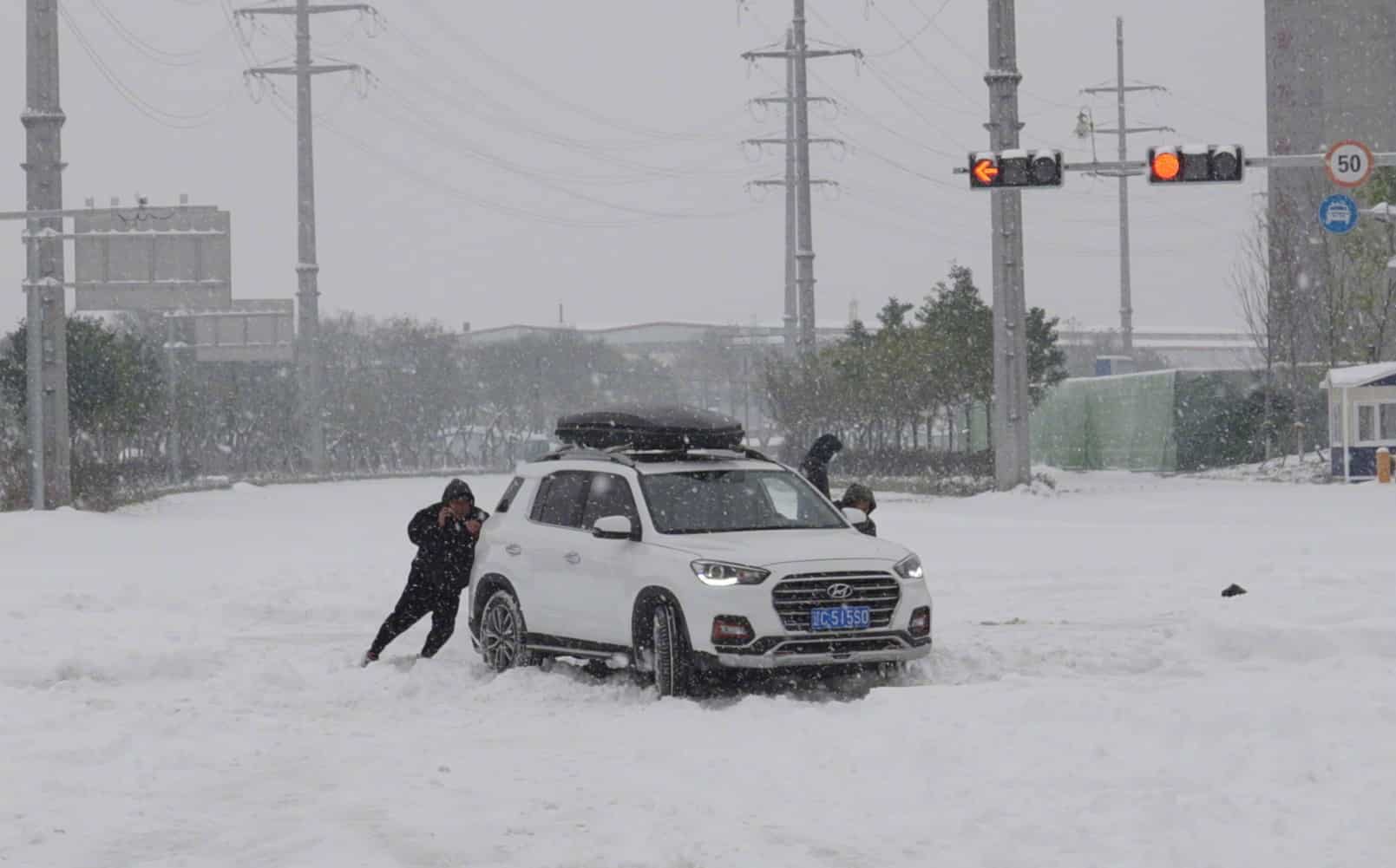 Heavy snow in Anshan, China