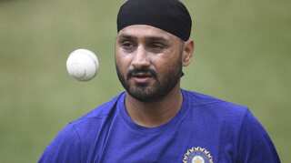 Former spinner Harbhajan Singh quarantines, tests positive for COVID-19