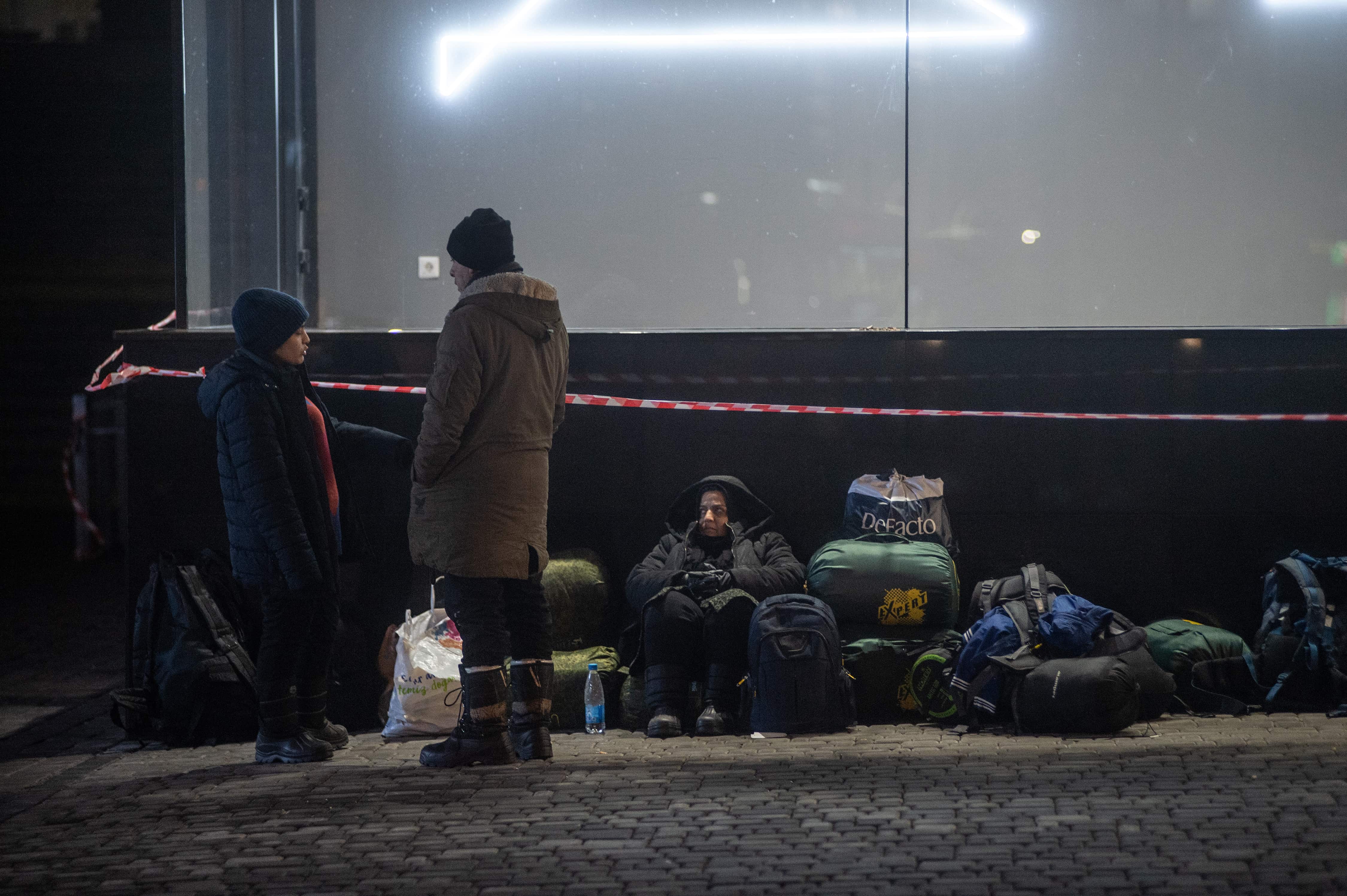 Tensions escalate at Poland-Belarus border as migrants face dire conditions Tensions escalate at Poland-Belarus border as migrants face dire conditions