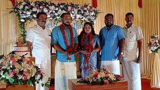 This unique wedding in India had Marx and Lenin as guests