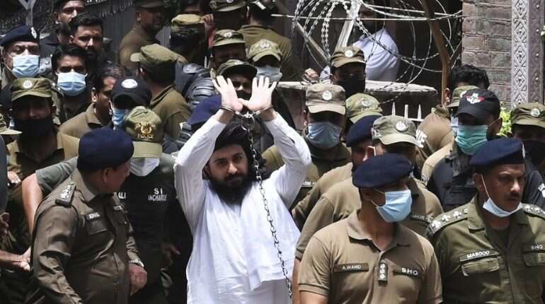 Pakistan frees hardline Islamist under a deal to end violence