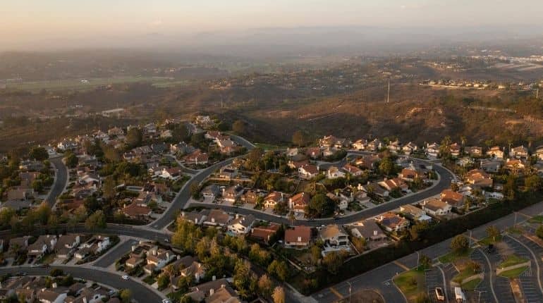 Tax deduction that benefits the rich divides Democrats ahead of vote