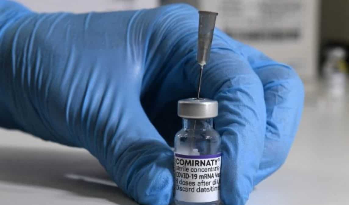 COVID-19: US authorises boosters of the Pfizer/BioNTech and Moderna vaccines for all adults COVID-19: US authorises boosters of the Pfizer/BioNTech and Moderna vaccines for all adults